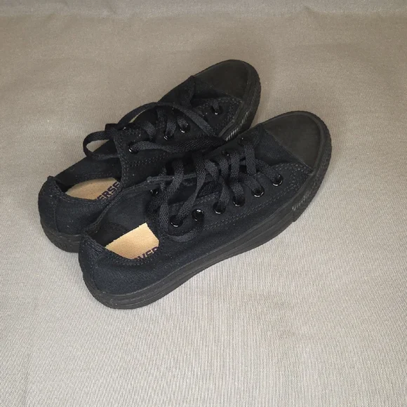 NWOT Converse Chuck Taylor All Star Low Top Sneaker - Picture 3 of 7